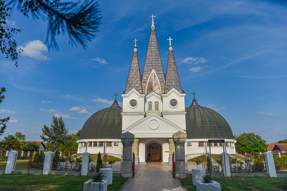 A Lisieux-i Kis Szent Teréz-emléktemplom